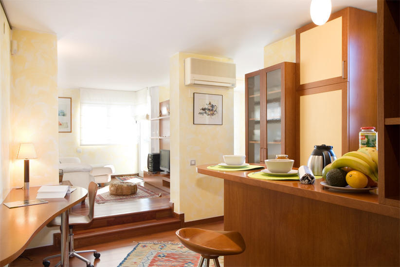 Gaudi Views Apartment Barselona Oda fotoğraf